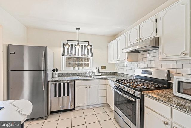 14805 MAIDSTONE CT, Centreville, VA 20120