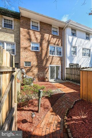 14805 MAIDSTONE CT, Centreville, VA 20120