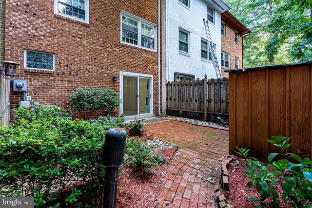 14805 MAIDSTONE CT, Centreville, VA 20120