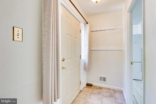 14805 MAIDSTONE CT, Centreville, VA 20120