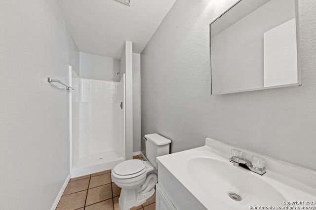 6735 Brothers, San Antonio, TX 78239