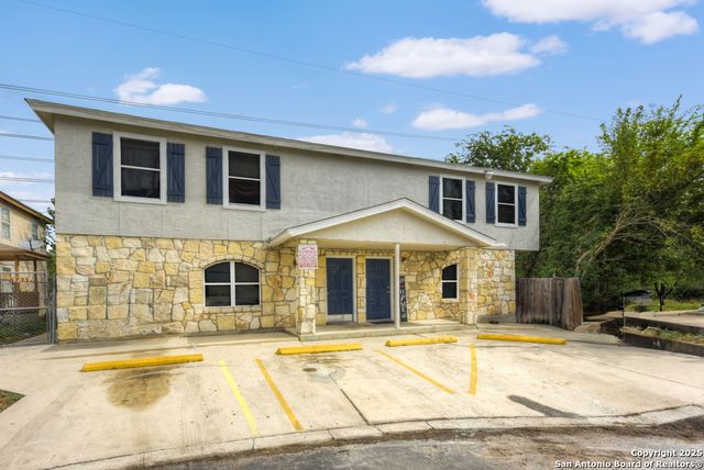 6735 Brothers, San Antonio, TX 78239