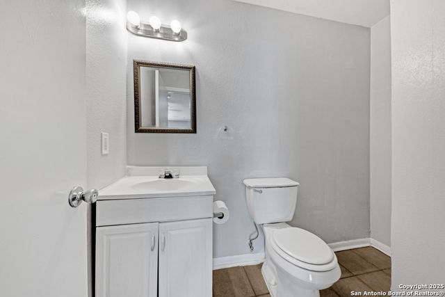 6735 Brothers, San Antonio, TX 78239