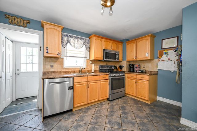 5286 73rd Street, Maspeth, NY 11378