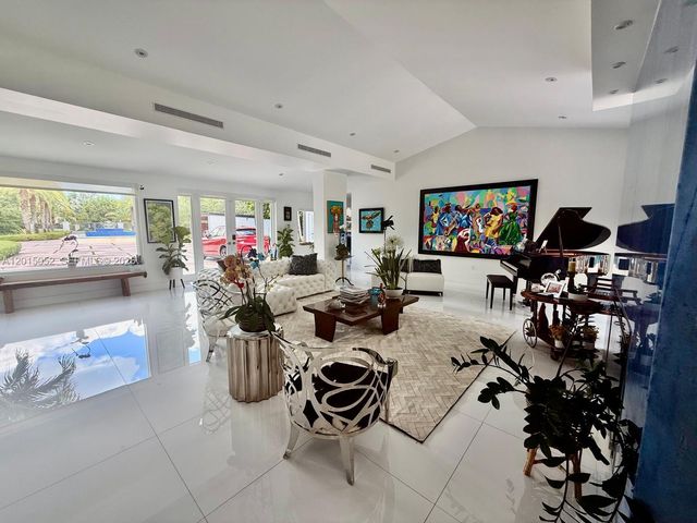 5250 SW 62nd Ave, Miami, FL 33155