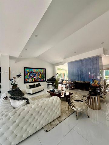 5250 SW 62nd Ave, Miami, FL 33155