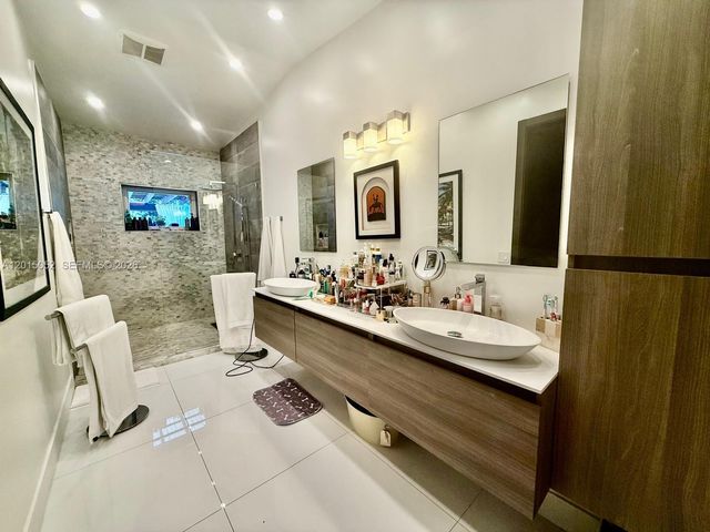 5250 SW 62nd Ave, Miami, FL 33155