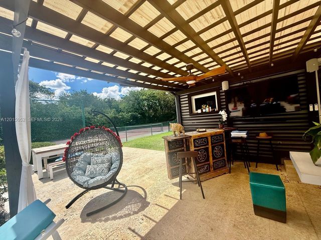 5250 SW 62nd Ave, Miami, FL 33155
