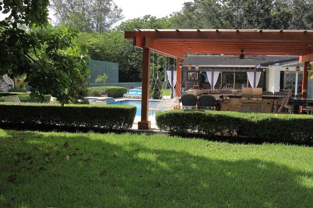 5250 SW 62nd Ave, Miami, FL 33155