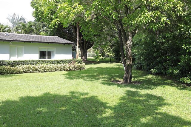 5250 SW 62nd Ave, Miami, FL 33155