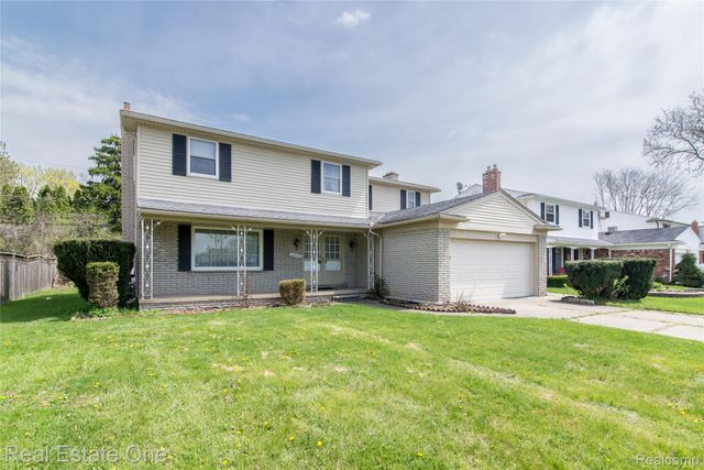 30670 Woodstock Street, Southfield, MI 48076