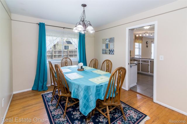30670 Woodstock Street, Southfield, MI 48076