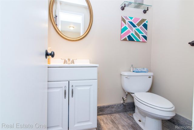 30670 Woodstock Street, Southfield, MI 48076