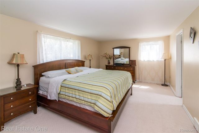 30670 Woodstock Street, Southfield, MI 48076