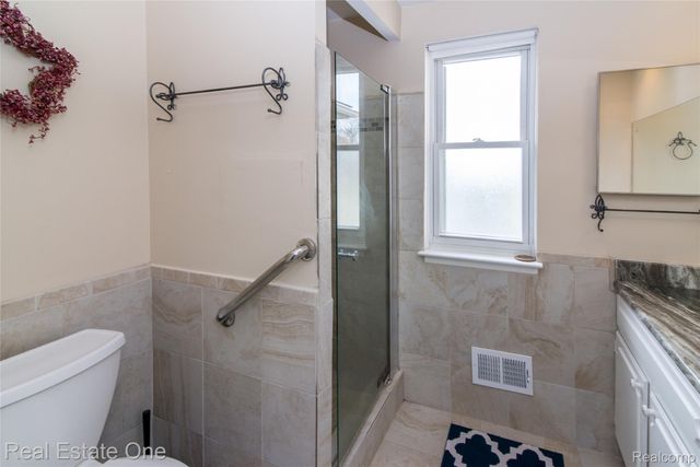 30670 Woodstock Street, Southfield, MI 48076