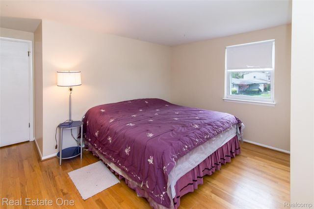 30670 Woodstock Street, Southfield, MI 48076