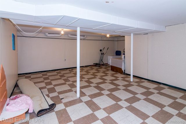 30670 Woodstock Street, Southfield, MI 48076