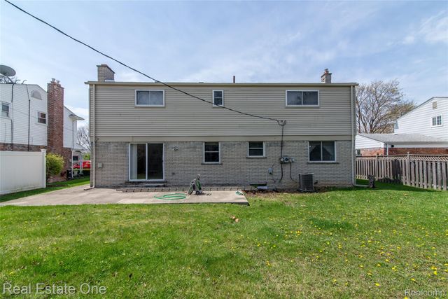 30670 Woodstock Street, Southfield, MI 48076