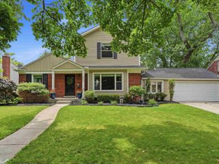 2622 Bembridge Road, Royal Oak, MI 48073