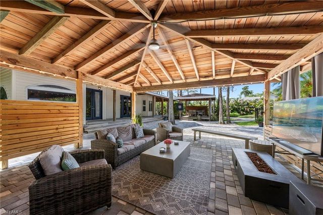 12010 Honeysuckle RD, Fort Myers, FL 33966