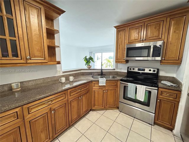 3409 NW 44th Street 106, Oakland Park, FL 33309