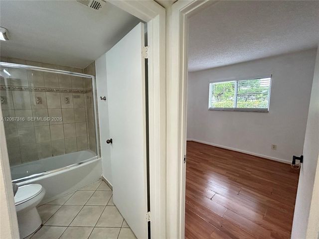 3409 NW 44th Street 106, Oakland Park, FL 33309
