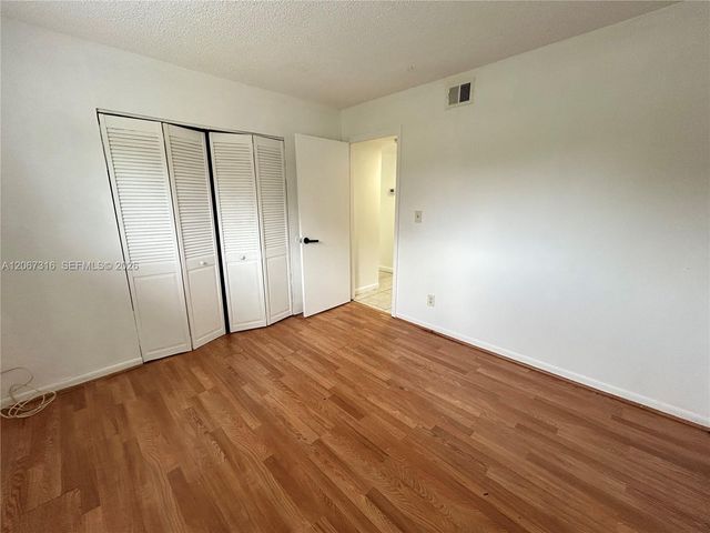 3409 NW 44th Street 106, Oakland Park, FL 33309