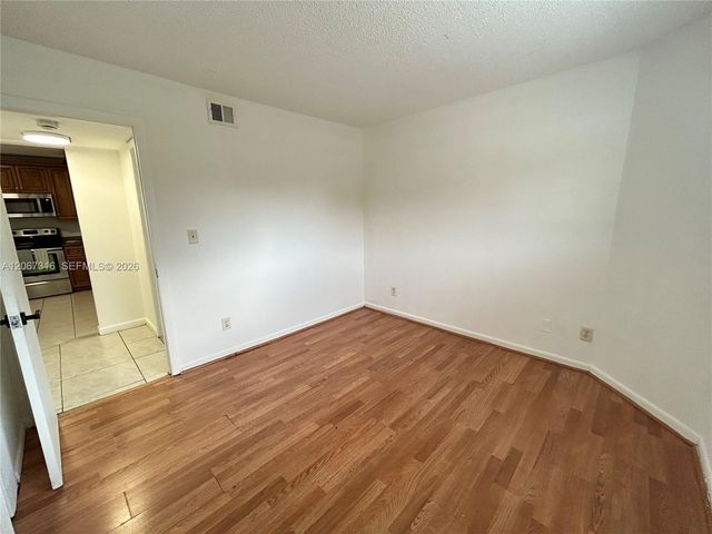 3409 NW 44th Street 106, Oakland Park, FL 33309