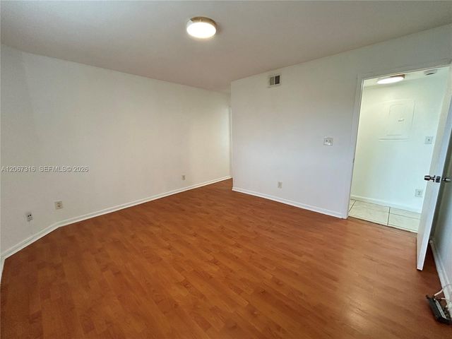 3409 NW 44th Street 106, Oakland Park, FL 33309