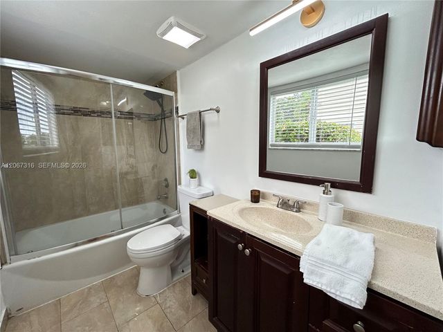 3409 NW 44th Street 106, Oakland Park, FL 33309