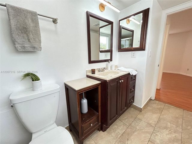 3409 NW 44th Street 106, Oakland Park, FL 33309