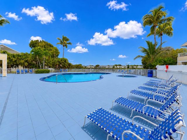 3409 NW 44th Street 106, Oakland Park, FL 33309