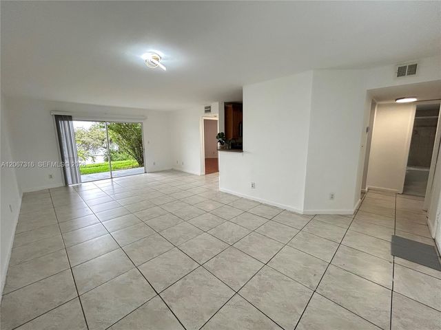3409 NW 44th Street 106, Oakland Park, FL 33309