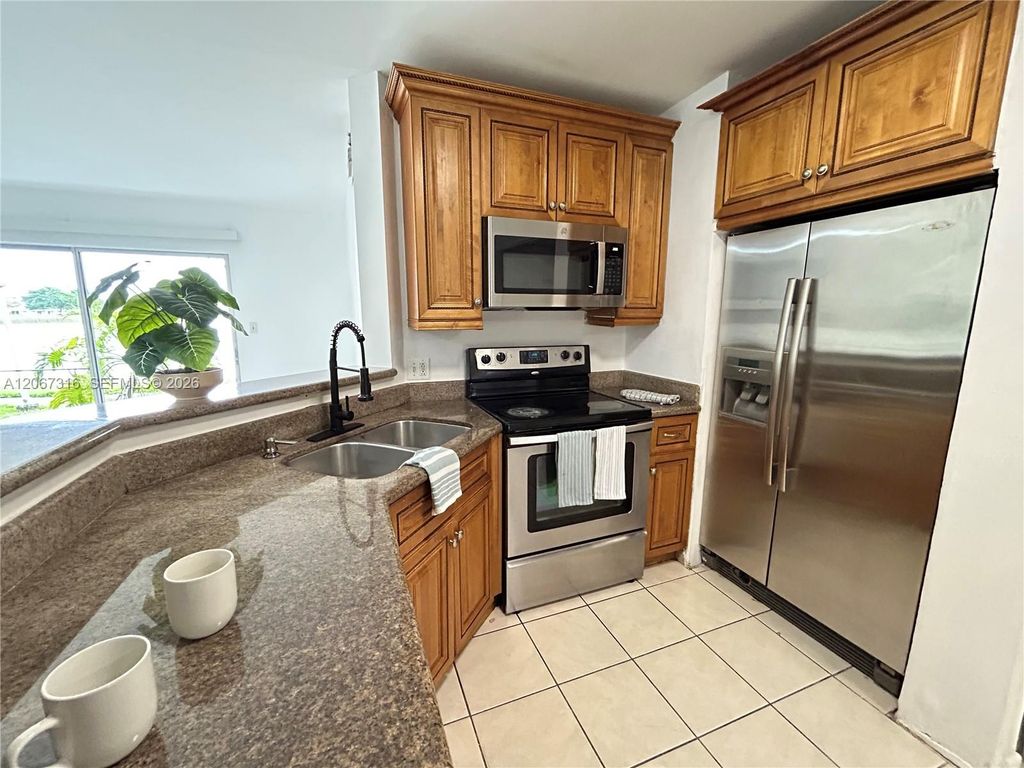 3409 NW 44th Street 106, Oakland Park, FL 33309