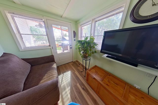 805 Buncombe Street Extension, Woodruff, SC 29388