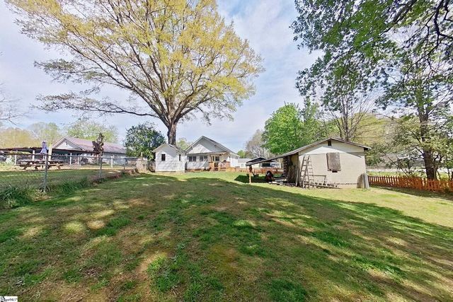 805 Buncombe Street Extension, Woodruff, SC 29388