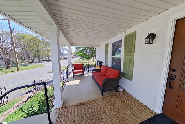 805 Buncombe Street Extension, Woodruff, SC 29388