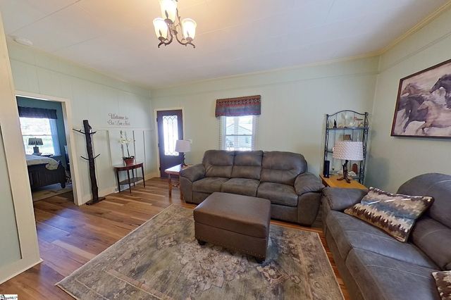 805 Buncombe Street Extension, Woodruff, SC 29388