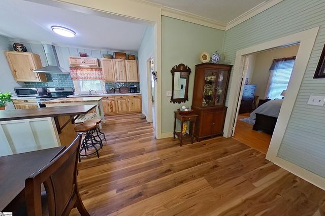 805 Buncombe Street Extension, Woodruff, SC 29388