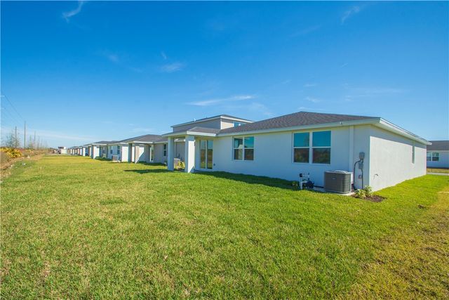 5457 Hampton Park Circle, Vero Beach, FL 32966