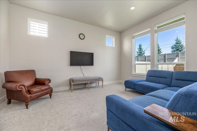 5562 S Zaivcla Ave, Meridian, ID 83642