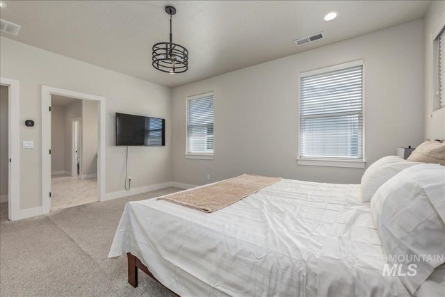 5562 S Zaivcla Ave, Meridian, ID 83642