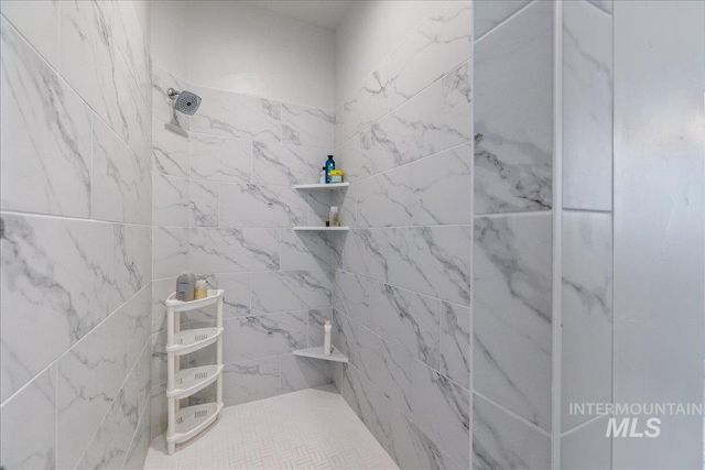 5562 S Zaivcla Ave, Meridian, ID 83642