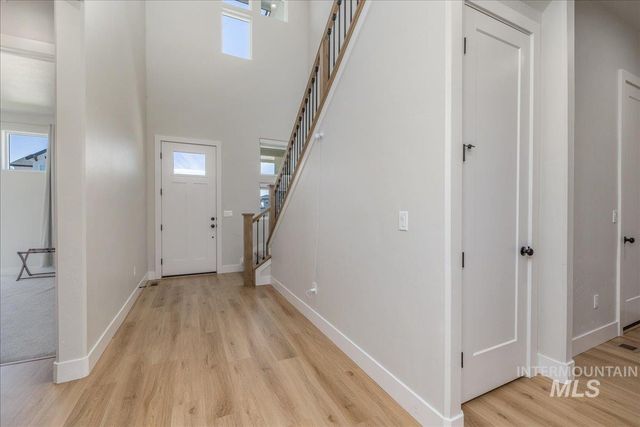 5562 S Zaivcla Ave, Meridian, ID 83642