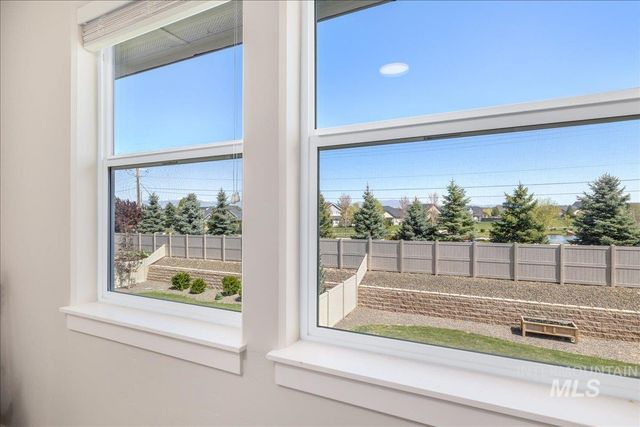 5562 S Zaivcla Ave, Meridian, ID 83642
