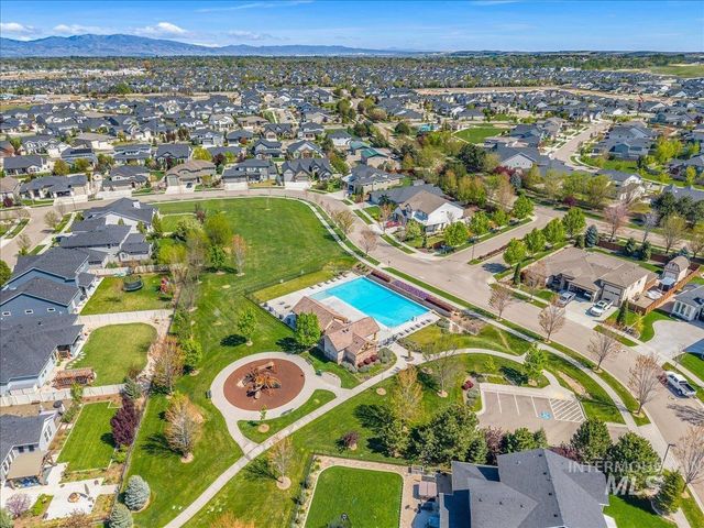 5562 S Zaivcla Ave, Meridian, ID 83642