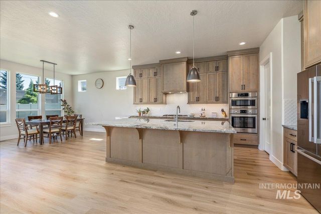 5562 S Zaivcla Ave, Meridian, ID 83642