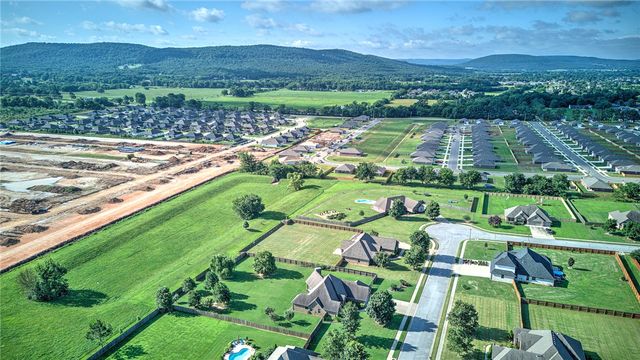 472 Wildcrest Drive, Farmington, AR 72730