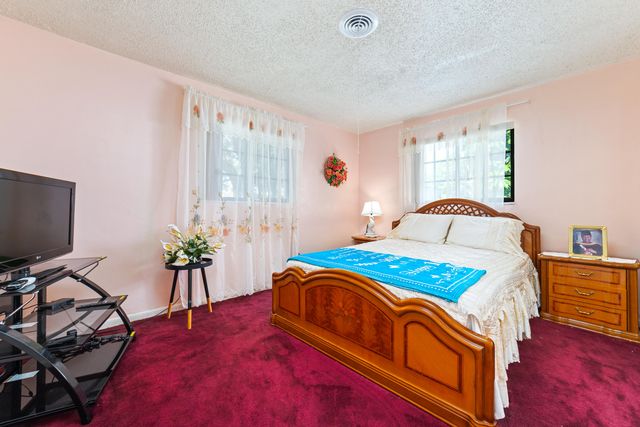 4460 NW 3rd Place, Plantation, FL 33317