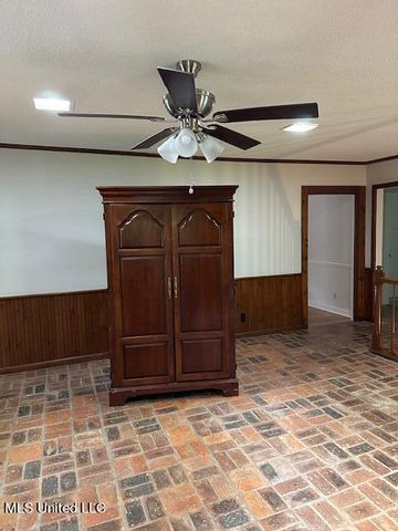 1133 W Cherokee Glen, Ocean Springs, MS 39564
